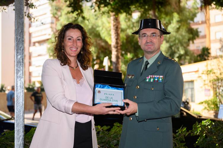 inauguración plaza guardia civil04