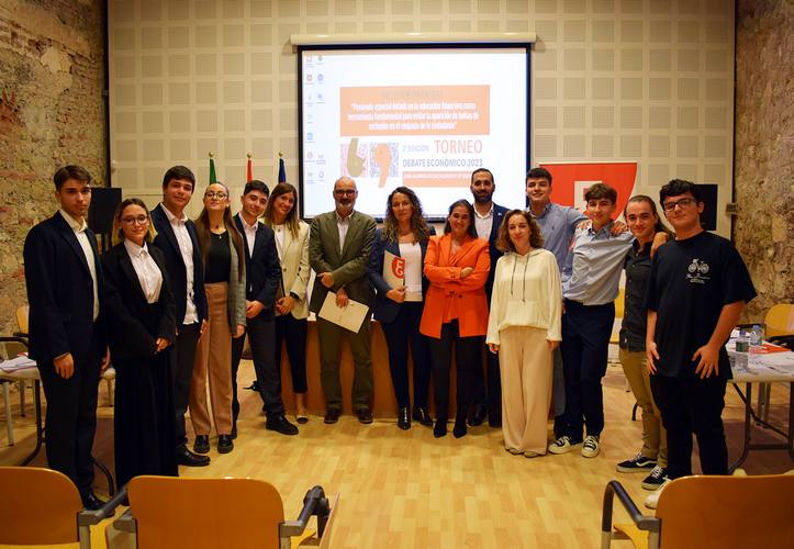 231116 Economistas-Torneo Debate Todos