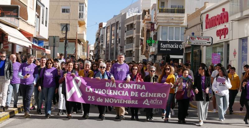 231124 Manuel Cortés conmemora el 25N con la Lectura de un Manifiesto pr...
