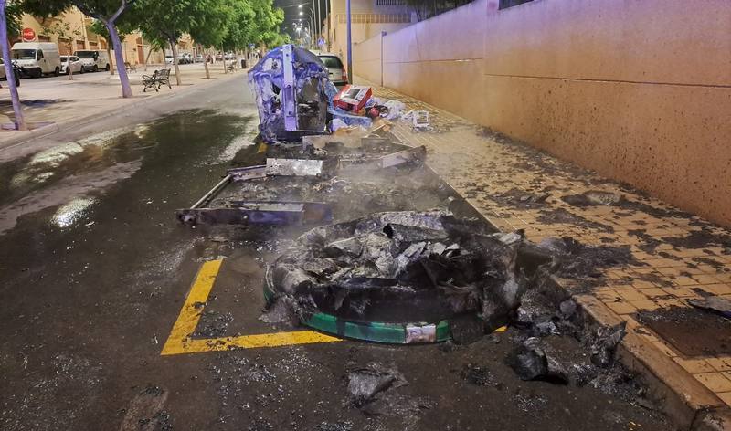 231129 Quema de contenedores