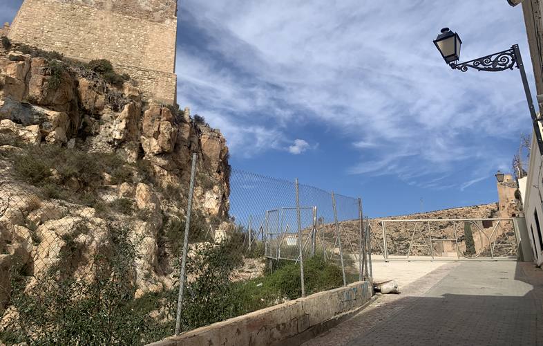 CALLE ALMANZOR ALCAZABA ENTRADA LA HOYA
