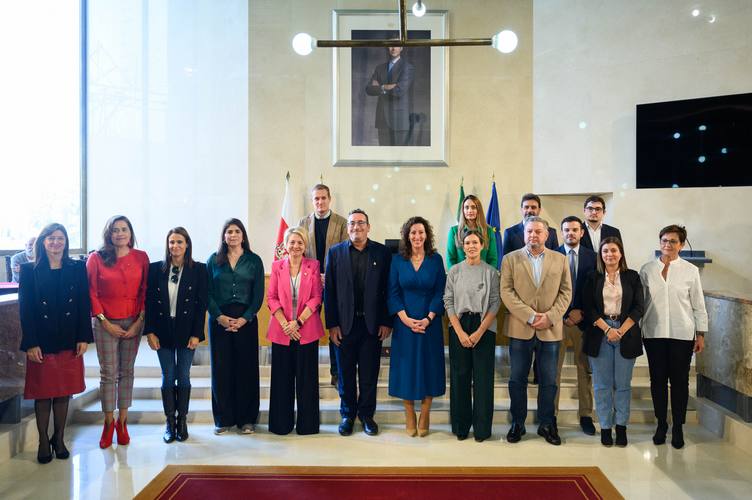 ESCUDO ORO MAZUECOS0013