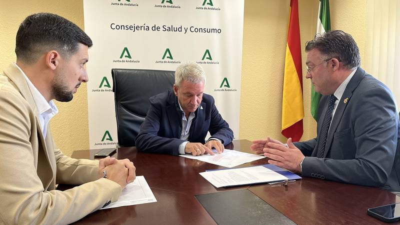 Reunion alcalde de Berja gerente SAS nuevo centro de Salud