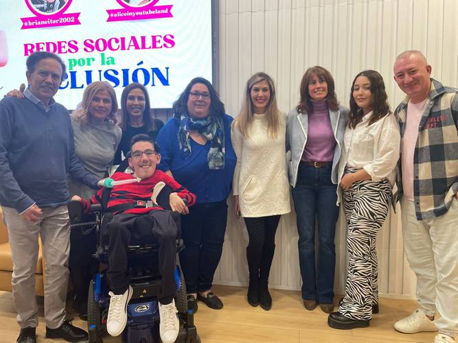 231201 Coloquio sobre redes sociales e inclusión (1)