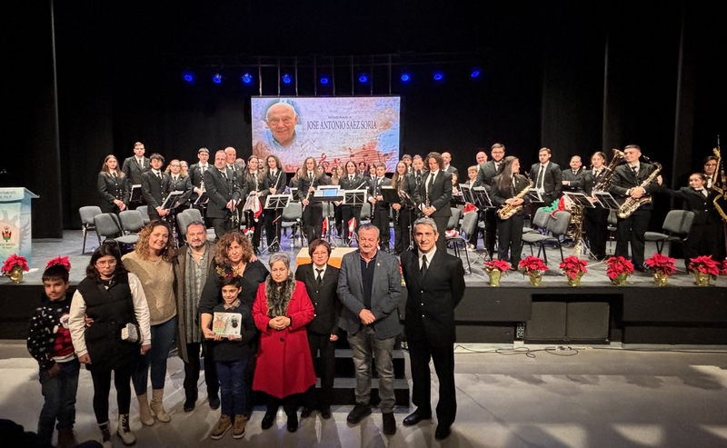 Alcalde y concejal en el concierto benéfico de la Banda de Música de Pulpí