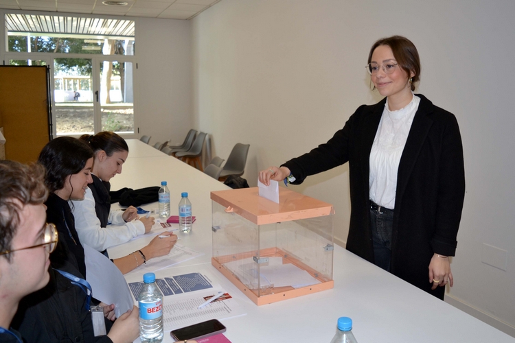 FOTO DICIEMBRE 14 2023 ELECCIONES AL CONSEJO DE ESTUDIANTES MARINA SÁNCHEZ