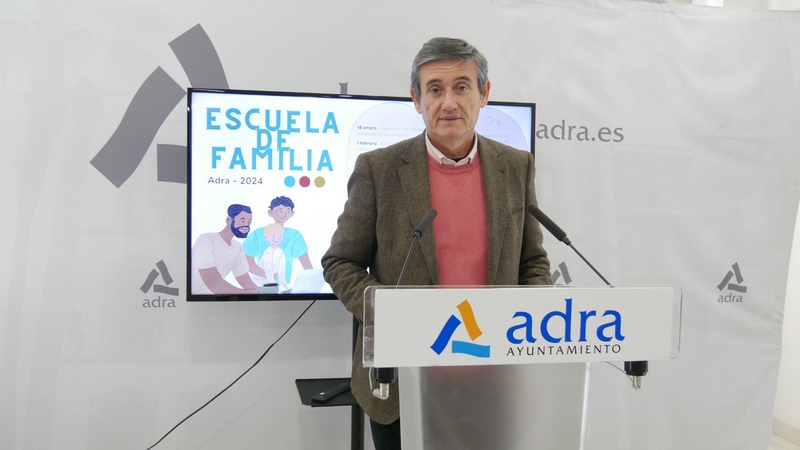 240111 El Ayuntamiento de Adra presenta la nueva edición de la Escuela d...