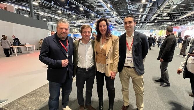 FITUR 2024 ALCALDESA CON ALCALDE DE MADRID JOSÉ LUIS MARTÍNEZ-ALMEIDA