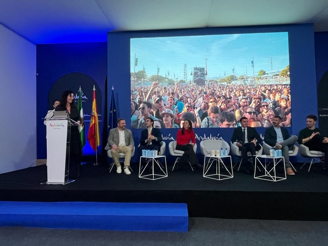 Fitur 2024 Alcaldesa presentación Cooltural Fest (2)