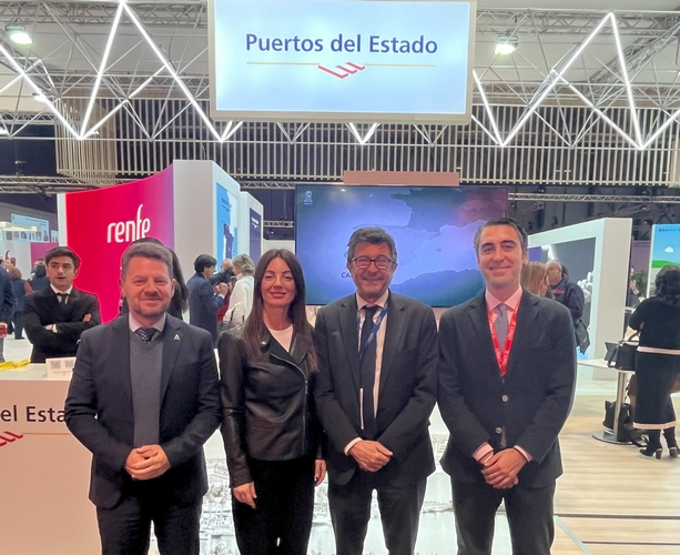 La presidenta de la Autoridad Porturaria de Almería, Rosario Soto, junto al presidente de Puertos del Estado, Álvaro Rodríguez