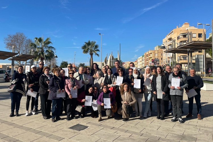 240202 Manuel Cortés entrega los diplomas al alumnado del grado de Capac...