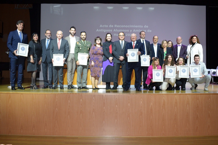 Foto de Familia Antiguos Alumnos UAL