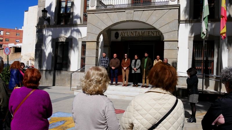 240311 Adra guarda un minuto de silencio por el 11M en el Día Europeo en...