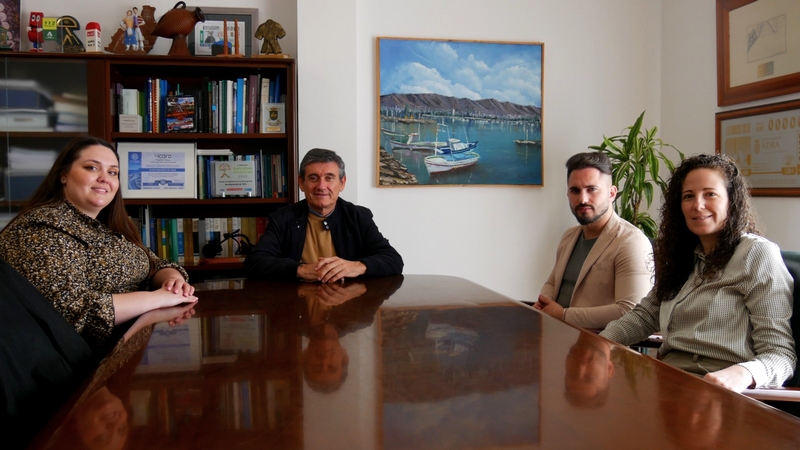 240313 El alcalde de Adra mantiene una reunión con el director de la ONC...