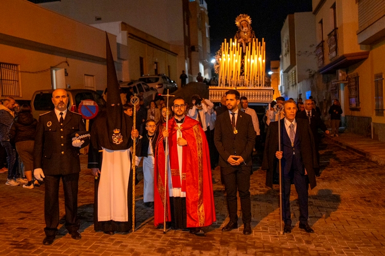 240330 Adra enmudece este Viernes Santo con el Santo Entierro y María Sa... (1)
