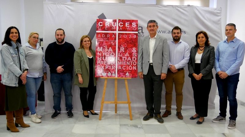 240430 Casi una veintena de participantes en el Concurso de Cruces de Ma...