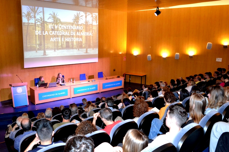 FOTO 1 ABRIL 17 2024 CONFRENCIA ROSARIO TORRES