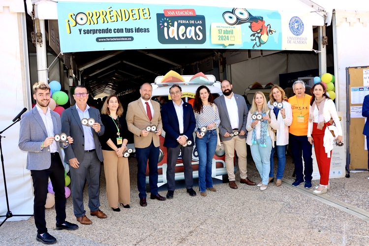 FOTO 1 UAL 17 ABRIL 2024 FERIA DE LAS IDEAS