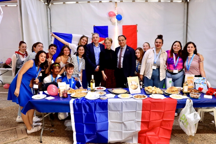 FOTO 3 UAL 25 ABRIL 2024 FERIA DE LAS NACIONES