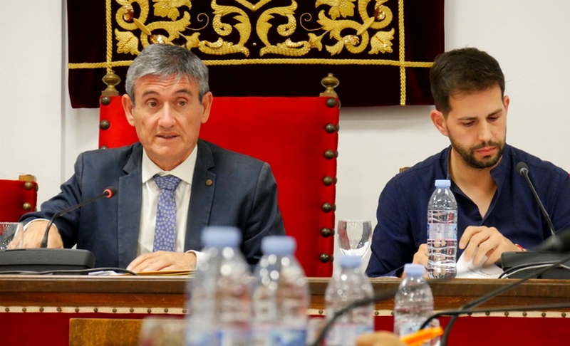 240502 El Ayuntamiento de Adra insta al Gobierno de España a reformular ...