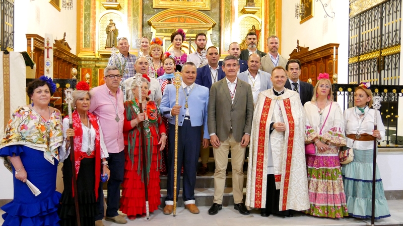 240513 La Hermandad de la Virgen del Rocío de Almería pasa en Adra su pr...