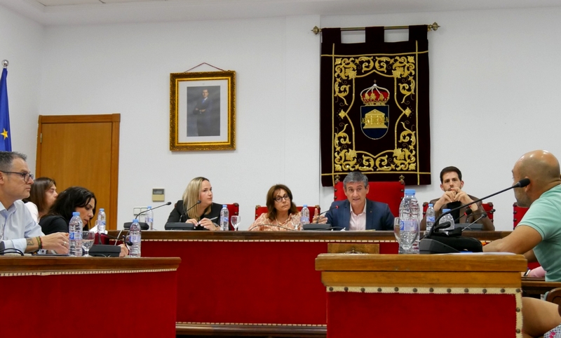 240523 Adra aprueba dos declaraciones institucionales en favor del medio...