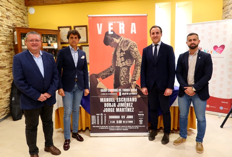 Alcalde, Ruiz Manuel, Ginés Carmona y Concejal Cultura