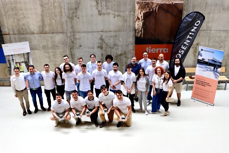 FOTO 1 UAL 19 MAYO RETO COSENTINO-ESI