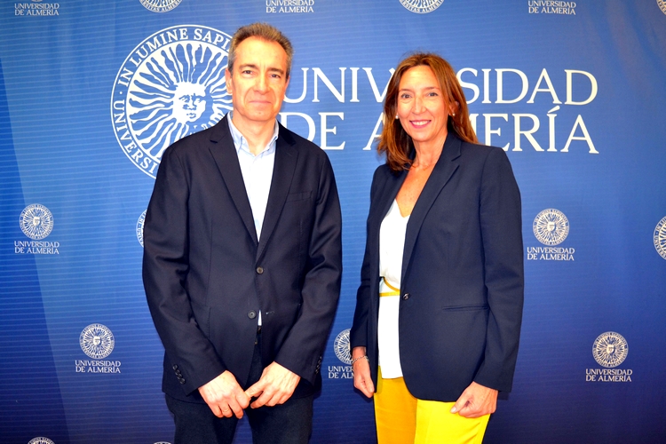 FOTO MAYO 02 2024. CURSO DE VERANO 'TURISMO AZUL SOSTENIBLE'. JERÓNIMO DE BURGOS Y MARÍA DEL PILAR GUERRA
