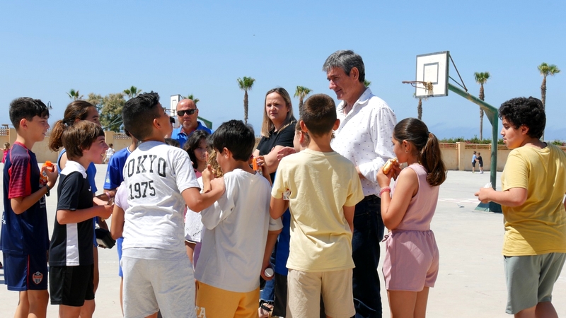 240605 Manuel Cortés visita el CEIP Mare Nostrum tras las obras de mejor...