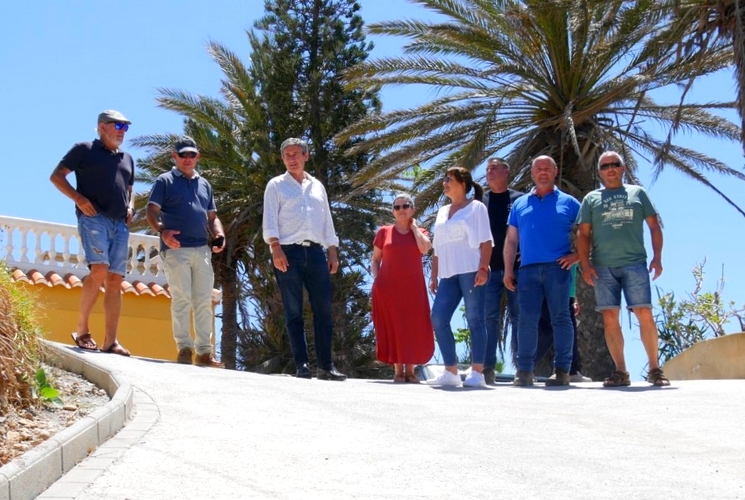 240606 Manuel Cortés visita con los vecinos de El Lance las obras desarr...