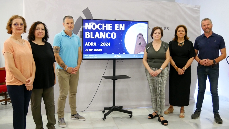 240614 Adra celebra el 21 de junio su tradicional Noche en Blanco
