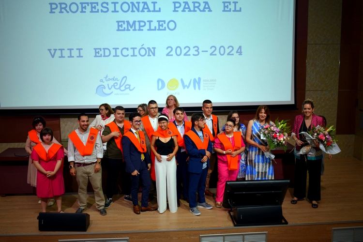 FOTO 2 JUNIO 12 2024 CLAUSURA CURSO CUALIFICACIÓN PROFESIONAL PARA EL EMPLEO