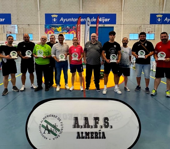 PLACAS A TODOS LOS CLUBES PARTICIPANTES