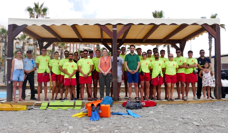 240729 Ayuntamiento de Adra realiza un simulacro de rescate de un bañist...