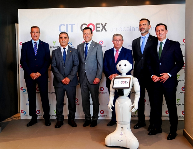 El presidente de la Diputación, Javier A. García, asiste a la inauguración de la CIT COEX COEXPHAL. Av. de las Cantinas, 2 La Mojonera, Almería