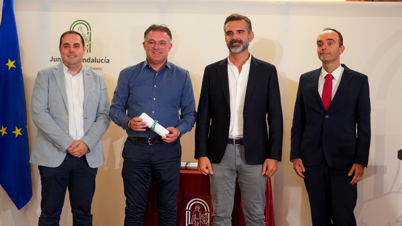 Entrega subvencion contenedor marron Berja