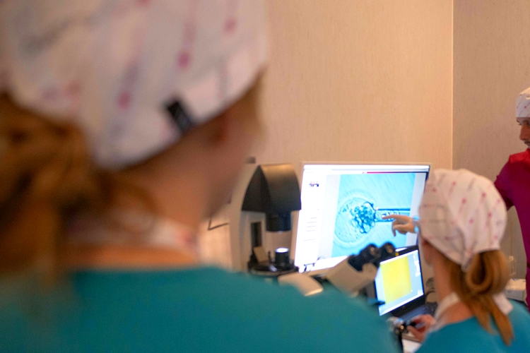 FOTO JULIO 23 2024 DIPLOMATURA ESPECIALIZADA EN TÉCNICAS DE REPRODUCCIÓN ASISTIDA EN HUMANOS