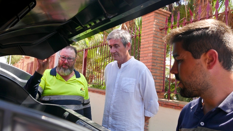 240913 Ayuntamiento de Adra sigue renovando su parque de contenedores co...