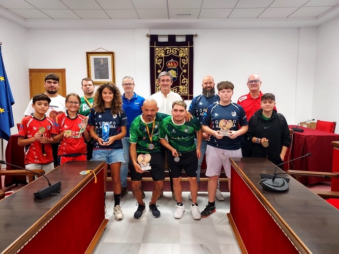 240919 Manuel Cortés recibe a los jugadores y jugadores del Club Rugby M...