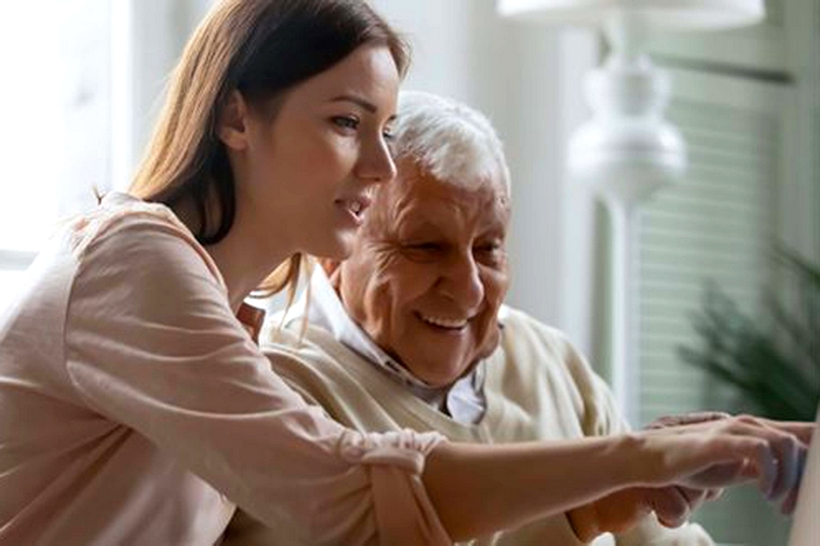 FOTO SEPTIEMBRE 06 2024 PROGRAMA ALOJAMIENTO CON MAYORES