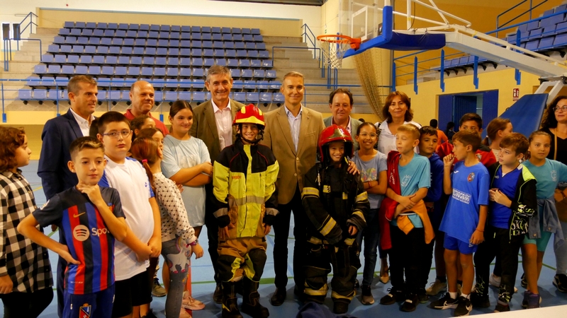 241017 Adra acoge durante dos días un parque de Bomberos con más de 400 ...