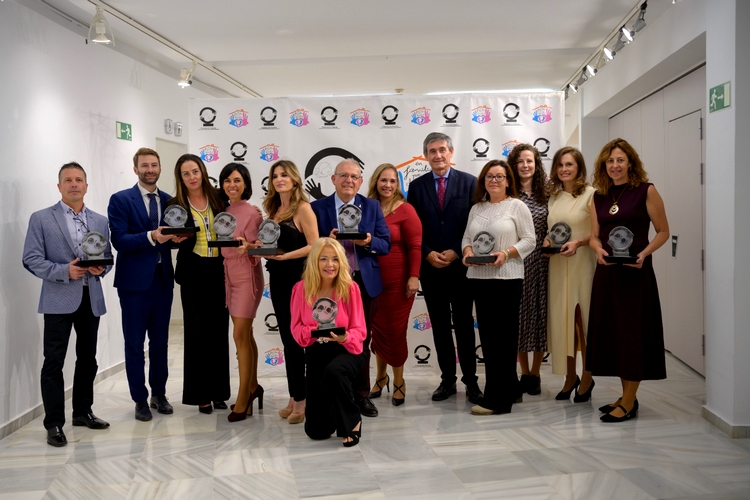 241126 La Gala de los Premios en Familia 2024 en Adra pone en valor la i...