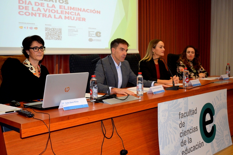 FOTO 2 NOVIEMBRE 26 2024 ENTREGA PREMIOS CONCURSO RELATOS DÍA ELIMINACIÓN VIOLENCIA CONTRA LA MUJER