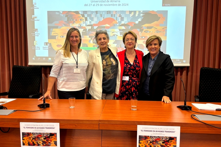 FOTO 2 UAL 27 NOVIEMBRE CONGRESO MUJERES