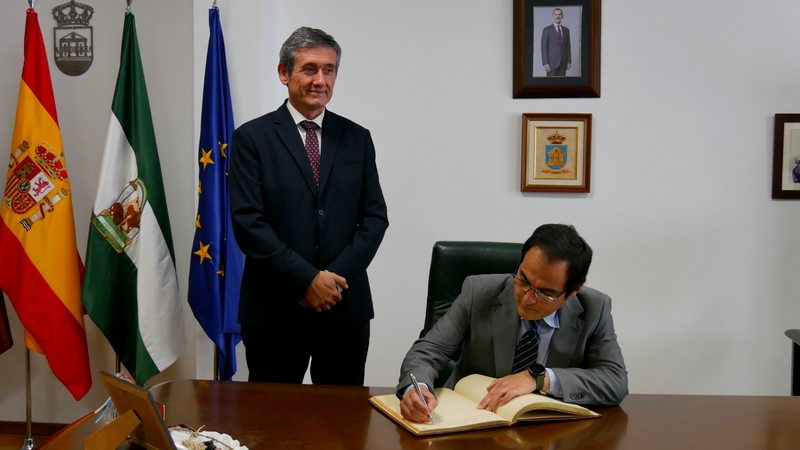 241203 Visita Consjero de Justicia Adra (2)