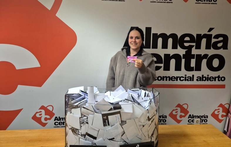 241227 Ganadora sorteo Almería Centro 1