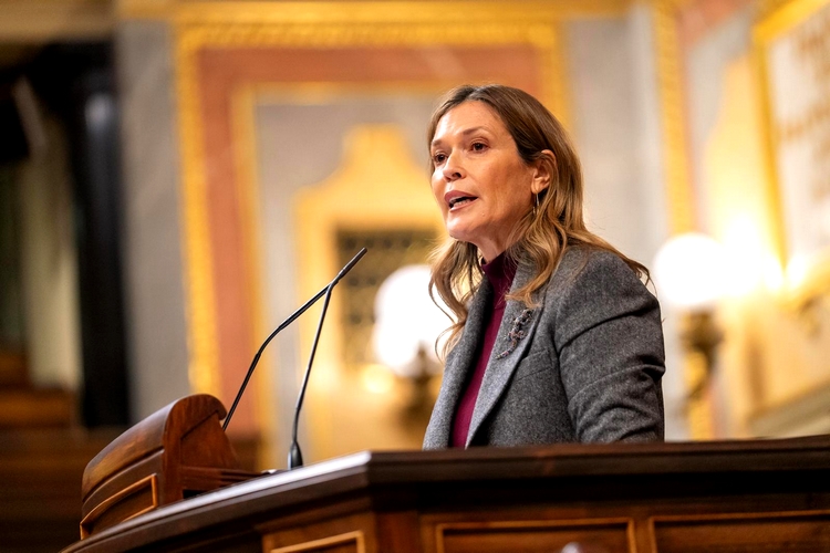 ANA MARTÍNEZ LABELLA