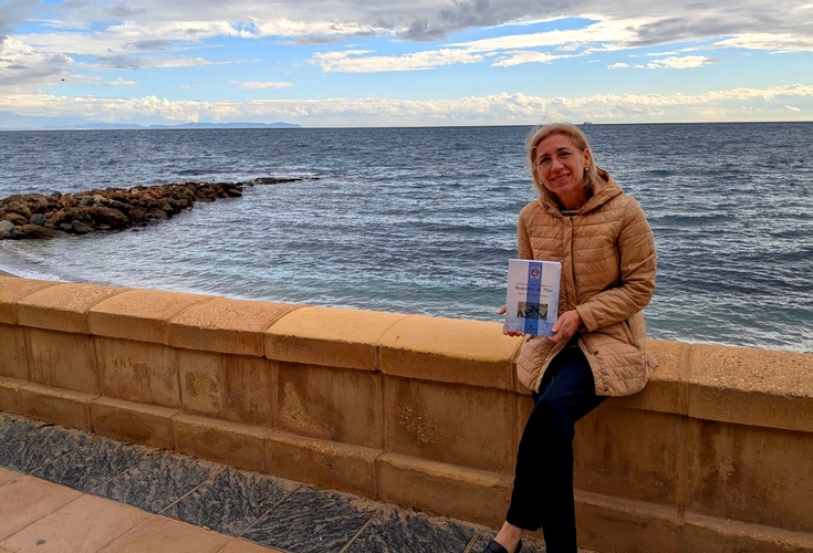 MARIA JOSE LOPEZ CON SU OBRA