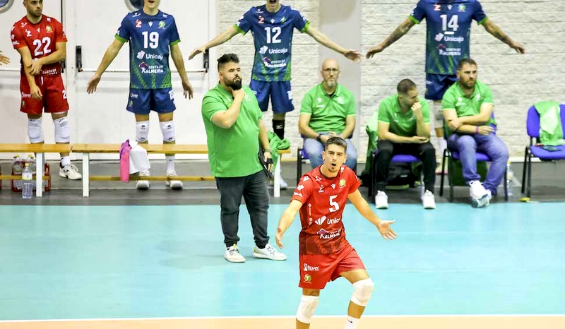 (22-01-25) Unicaja Costa de Almería - Pablo Ruiz y Paquillo Fernández.jpg foto realizada por Francis Cazorla